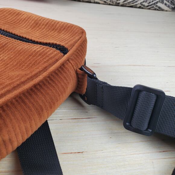 CROSSI |  Corduroy  |  Camel | Small  Crossbody Bag - Picture 5 of 10